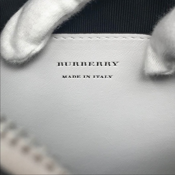 NEW 💕Burberry vintage check camera bag 💕 - Picture 7 of 9
